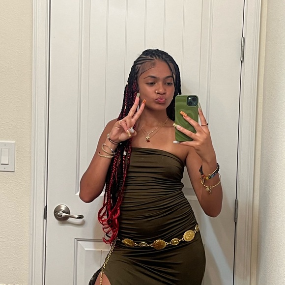 Meet your Posher, Mikayla - Picture 1 of 1